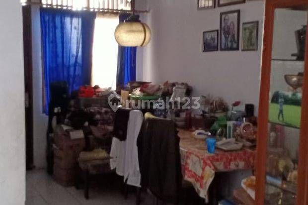 1467. Rumah Kompleks Pertamina Jl Pulomas Utara