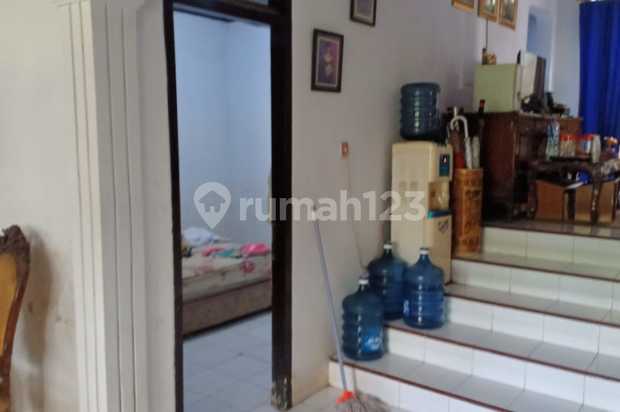 1467. Rumah Kompleks Pertamina Jl Pulomas Utara