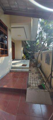 Rumah di Rawamangun 2 Lantai SHM Bagus Sekali Unfurnished