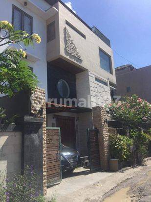 Rumah mewah dikawasan pulau moyo pesanggaran denpasar selatan