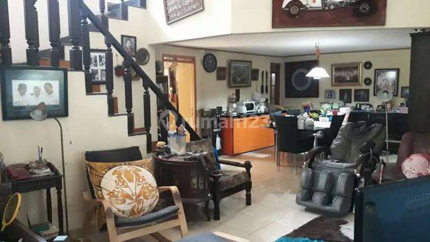 Rumah Posisi Hoek Dalam Komplek Bumi Pesanggrahan Mas