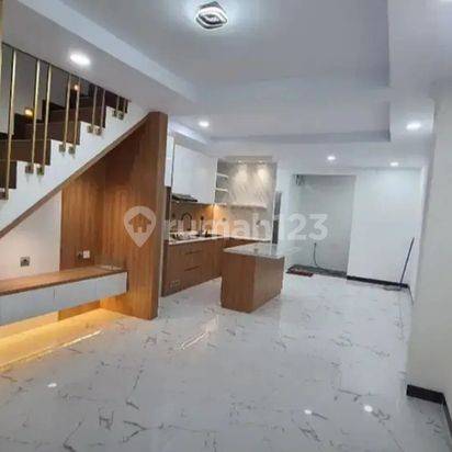 Rumah Baru Rooftop Ready Huni di Ulujami,Joglo,Petukangan.jakarta