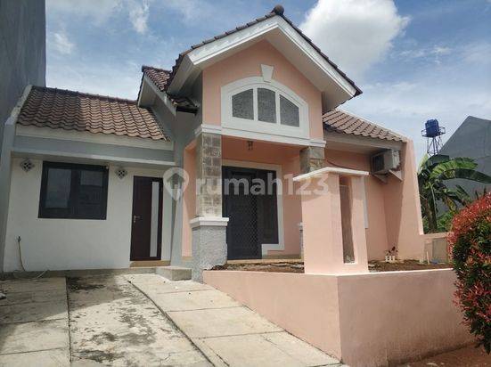 TURUN HaRgA!! Rumah Bagus di Perumahan De Arcadia, Cimanggis