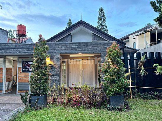 Dijual rumah terawat siap huni nyaman Dago