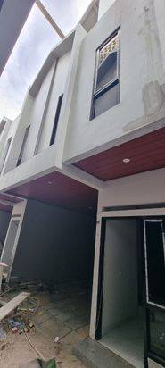 Rumah 3 Lantai Baru SHM Rawamangun Pulomas Jakarta Timur Utan Kayu