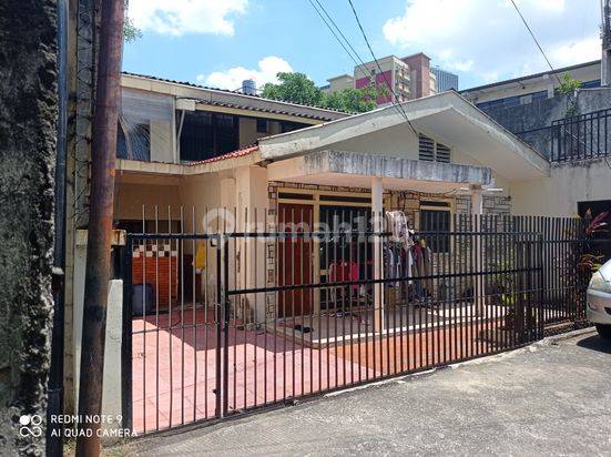 Dijual rumah tua di Jl nipah jakarta selatan