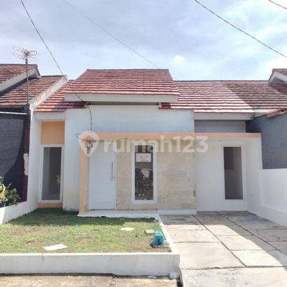 Rumah Baru Dalam Perumahan Dekat Pintu Tol Kayumanis Bogor
