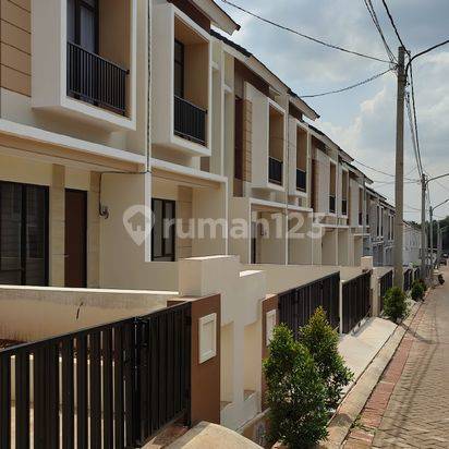 BUKTIKAN Rumah 2 Lantai Termurah Cukup DP 2% 