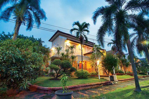 Dijual Rumah Mewah Semi Furnish Type Mediterania di Bintaro
