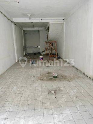 Ruko 4 Lantai di Bandengan Selatan 90 m2 di Jalan Raya