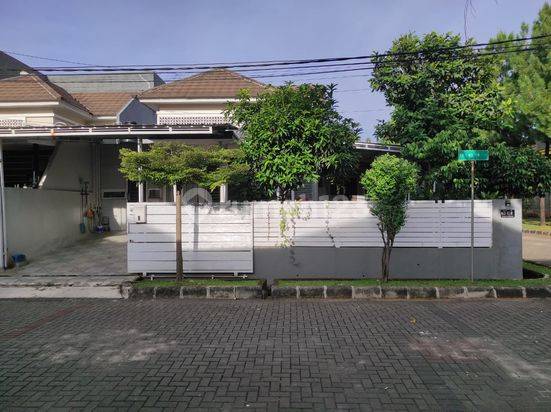 Rumah Asri Posisi Hook di Bukit Cimanggu City