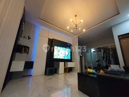 Rumah Sultan Mewah Modern di Jingga Residence, Kopo Katapang