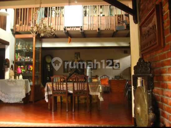 Rumah  2 Lantai SHM Bagus Cempaka Putih Ciputat Timur