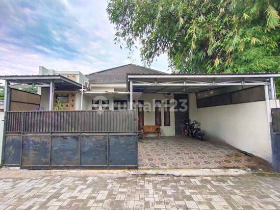Rumah Modern dalam ringroad Jalan Kabupaten