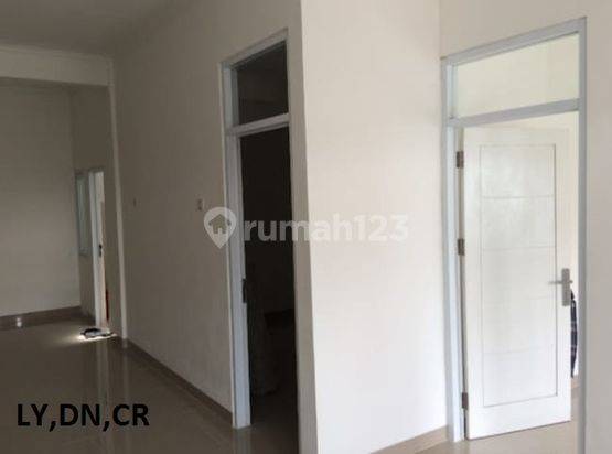 Dijual Cepat Rumah Bagus Harga Nego Rapih Lt 96 Lb 90 di Bumi Mutiara