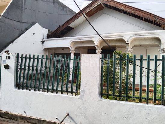 Dijual Rumah Tua Hitung Tanah di Kelapa Gading