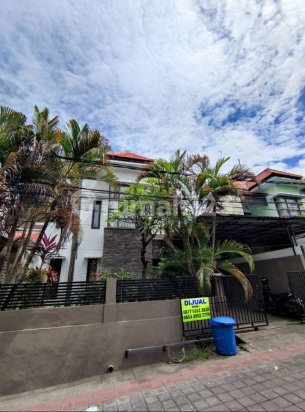 Rumah Perum One Gate Security Gunung Salak Dkt Kerobokan Kuta Seminyak Canggu Padang Sambian Denpasar