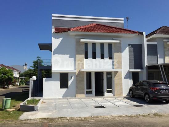 Rumah Cantik Posisi Hook di Tanjung Bunga Cluster Clove