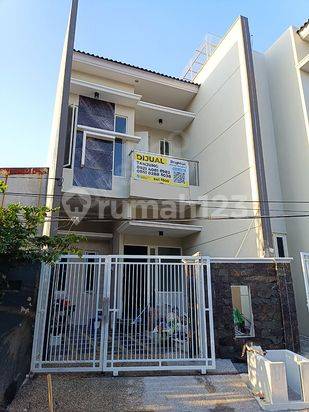 Rumah Minimalis Sutorejo Sangat Dekat Raya Mulyosari, Akses Jalan Enak, Lokasi Asri & Nyaman
