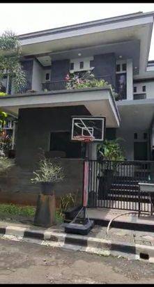 Rumah mewah design modern private pool dalam cluster graha taman di bintaro sektor 9