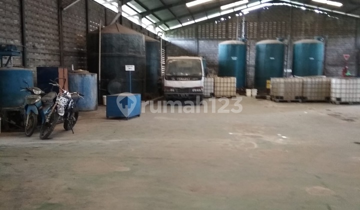 Pabrik di Jalan Raya ******** Lt 5225 Lb 1100 Harga Siap Nego