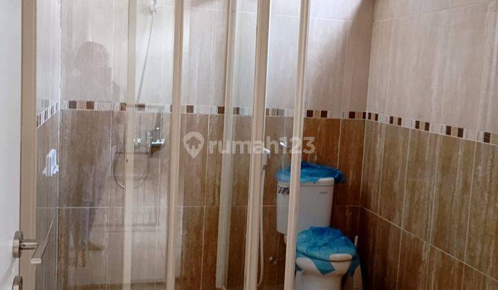 rumah megah kota wisata 2 lantai rapih nyaman lt 180 lb 400 nego 2