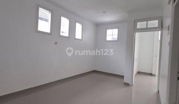 Rumah 2 Lantai Bagus Rapih Nyaman Huni Lt 136 Lb 180 Kota Wisata  2