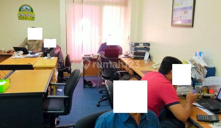 Ruang Usaha + Kantor Bagus Strategis 4 Lantai Nyaman di Cipinang  2