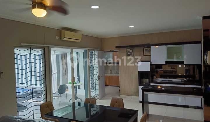 House with Swimming Pool Fully Furnished on Boulevard Street