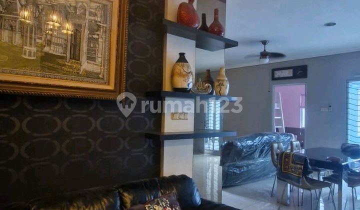 House with Swimming Pool Fully Furnished on Boulevard Street