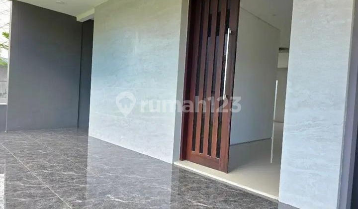 Dijual Rumah Siap Huni - Royal Residence, Surabaya Barat 2
