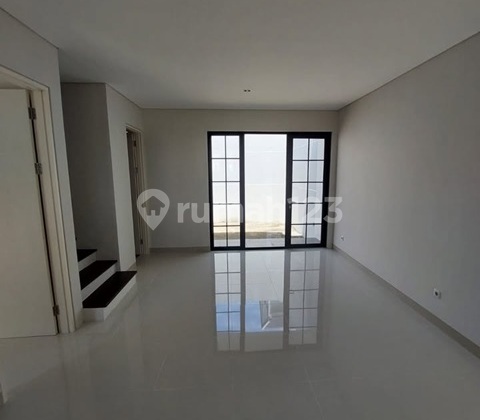 For Sale 2-Story House in Citraland Driyorejo 2