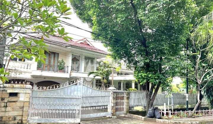 Luxury Ready-to-Occupy House in Kayu Putih, Jakarta Tinur