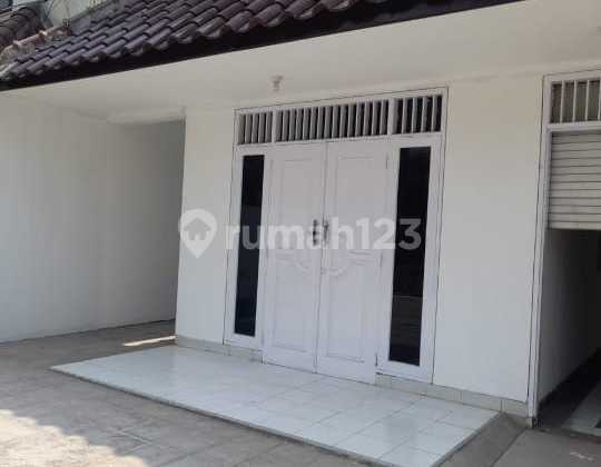 Ready-to-Occupy House in Metland Residential, Ujung Menteng, Cakung, East Jakarta 2