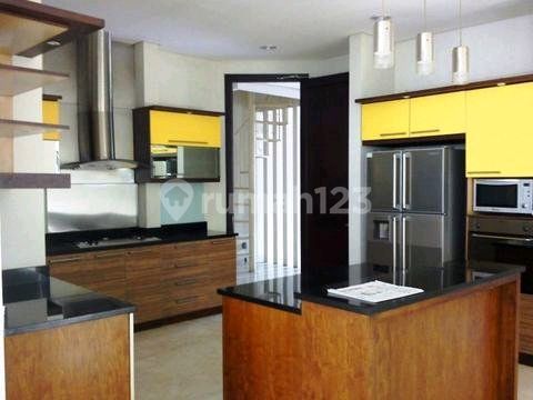 Modern...Quiet...Nice Garden and Pool...Close to JIS