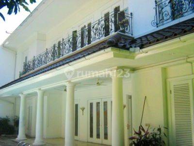 Classics Style, Prime Area, Nice Garden And Pool, Close To Sudirman 1