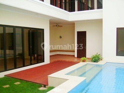 Newly House...modern/Minimalize Style...quiet...close To Jis / Toll Road 1