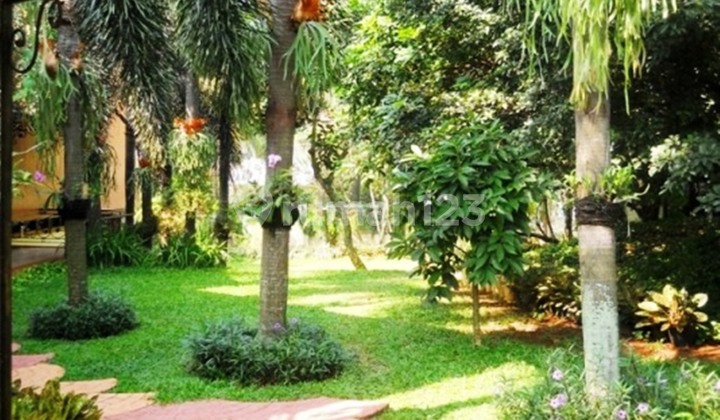 Lokasi Premium, Halaman Luas, Siap Huni, Tenang, Aman dan Nyaman