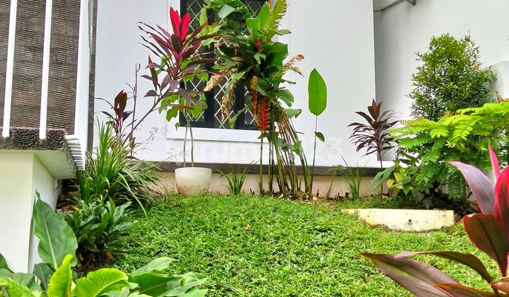 Newly Modern Minimalis Prime Quiet Pool Garden Close To Senayan