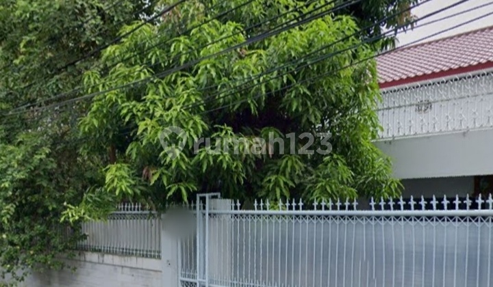 Premium Location Old House on Terusan Hang Lekir 2