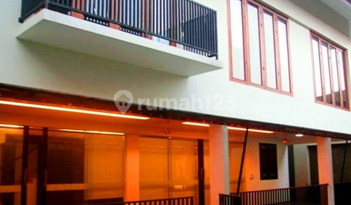 Modern Minimalist Quiet And Secure Area Nice Garden And Pool Modern Minimalist Quiet And Secure Area Nice Garden And Pool