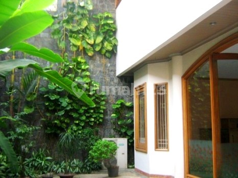 Nice House, Nice Garden and Pool, Quiet and Secure Area, Close to JIS 2