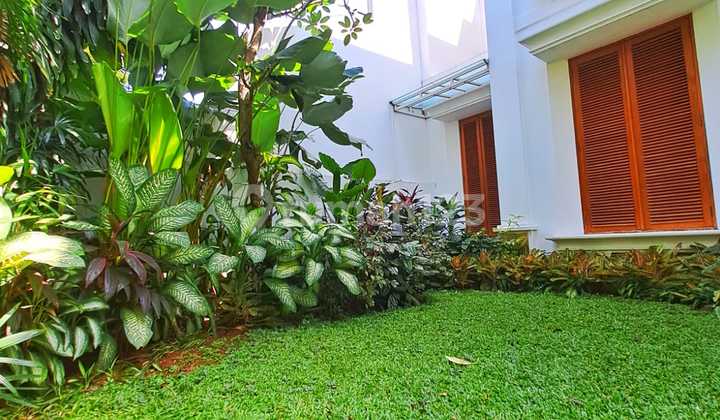 Classic House Prime Area Quiet Close To Senayan 2