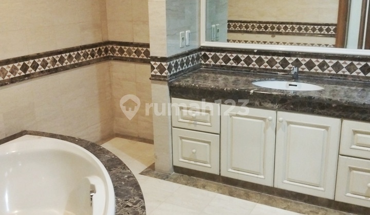 Close To J I S Classic Style Quiet And Secure Area 2