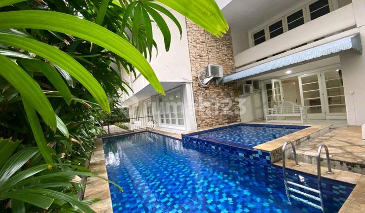 Prime And Quiet Area Czy House Close To Sudirman 