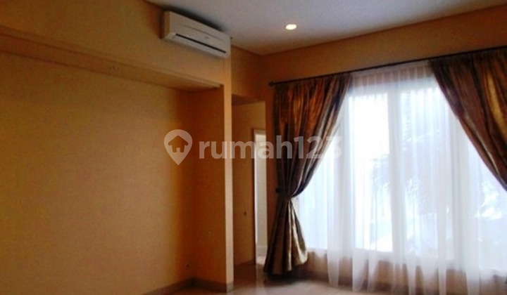 Luxury House Classics Style Nice Garden And Pool 2