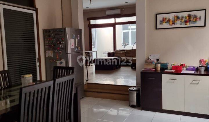 Rumah Bersih Minimalis Nyaman Di Perumahan Taman Sakura 1