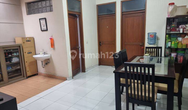 Rumah Bersih Minimalis Nyaman Di Perumahan Taman Sakura 2
