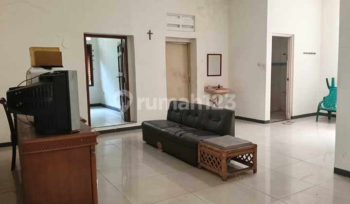 Rumah Semi Furnished di Rajawali