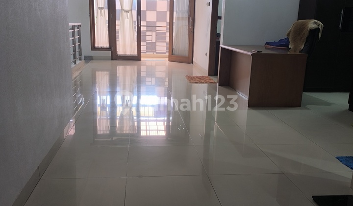 Rumah Minimalis Luas Di Taman Kopo Indah 3 2